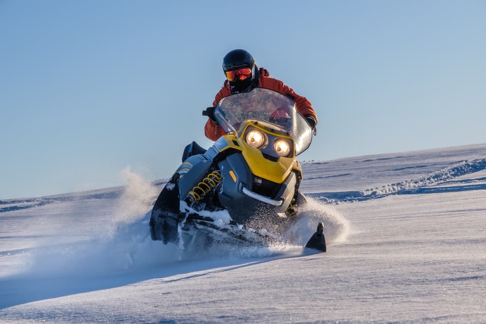 Aumentan los accidentes de motos de nieve en Illinois en 2013 Aumentan los accidentes de motos de nieve en Illinois en 2013