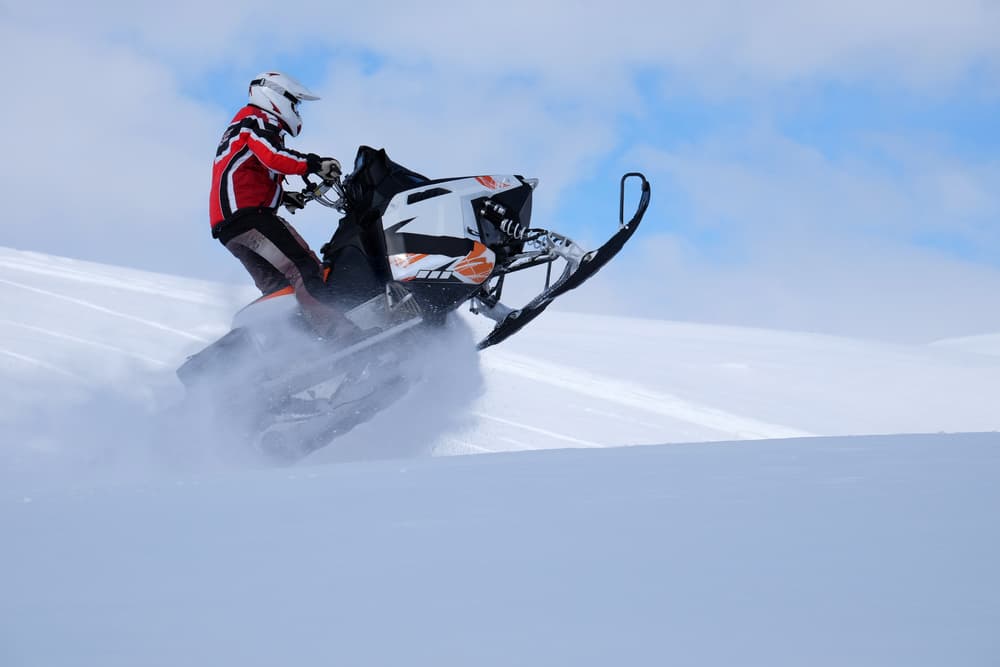 Consejos de seguridad para motos de nieve en Illinois Consejos de seguridad para motos de nieve en Illinois