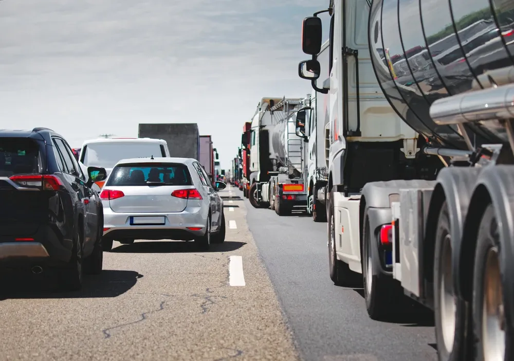 Aumentan los accidentes de camiones en Illinois: cómo mantenerse a salvo Aumentan los accidentes de camiones en Illinois: cómo mantenerse a salvo