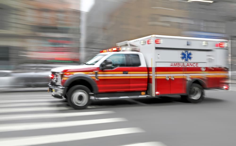 Un devastador accidente de tres coches en Round Lake deja a dos personas hospitalizadas